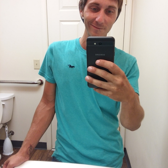 Meet your Posher, Cody - Picture 4 of 7